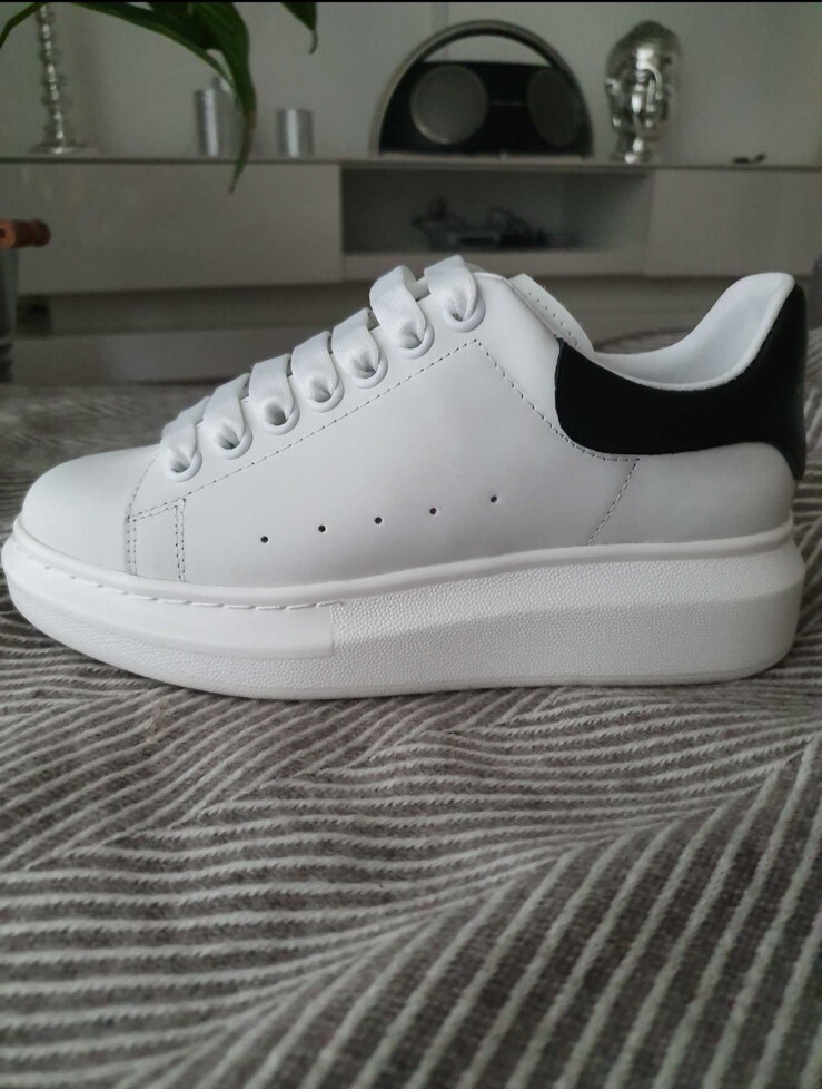 alexander mcqueens size 4